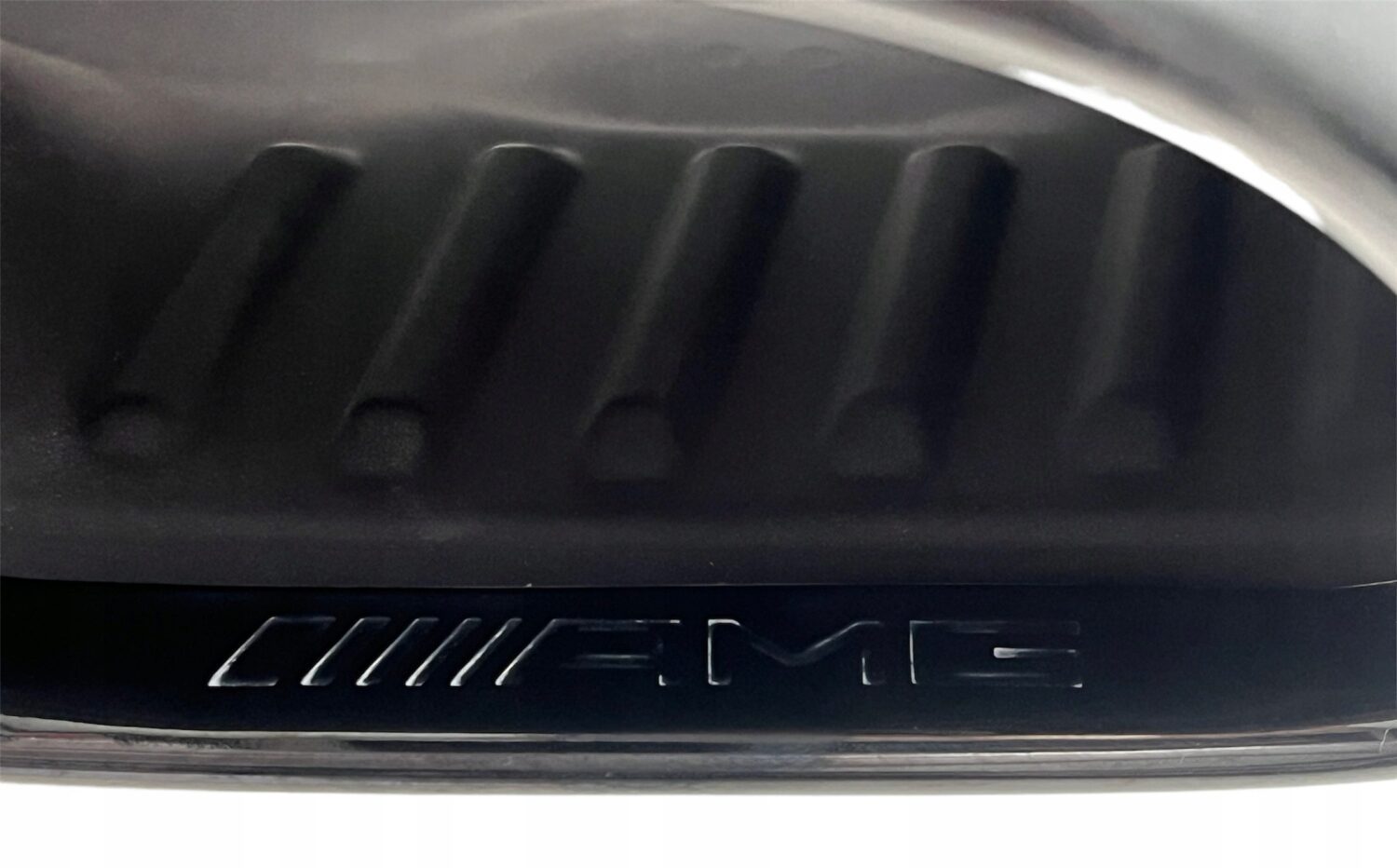 NEW OE MUFFLER COVER EXHAUST TIP AMG MERCEDES E-CLASS W213 E300D E63S A2134900207 A2134900107