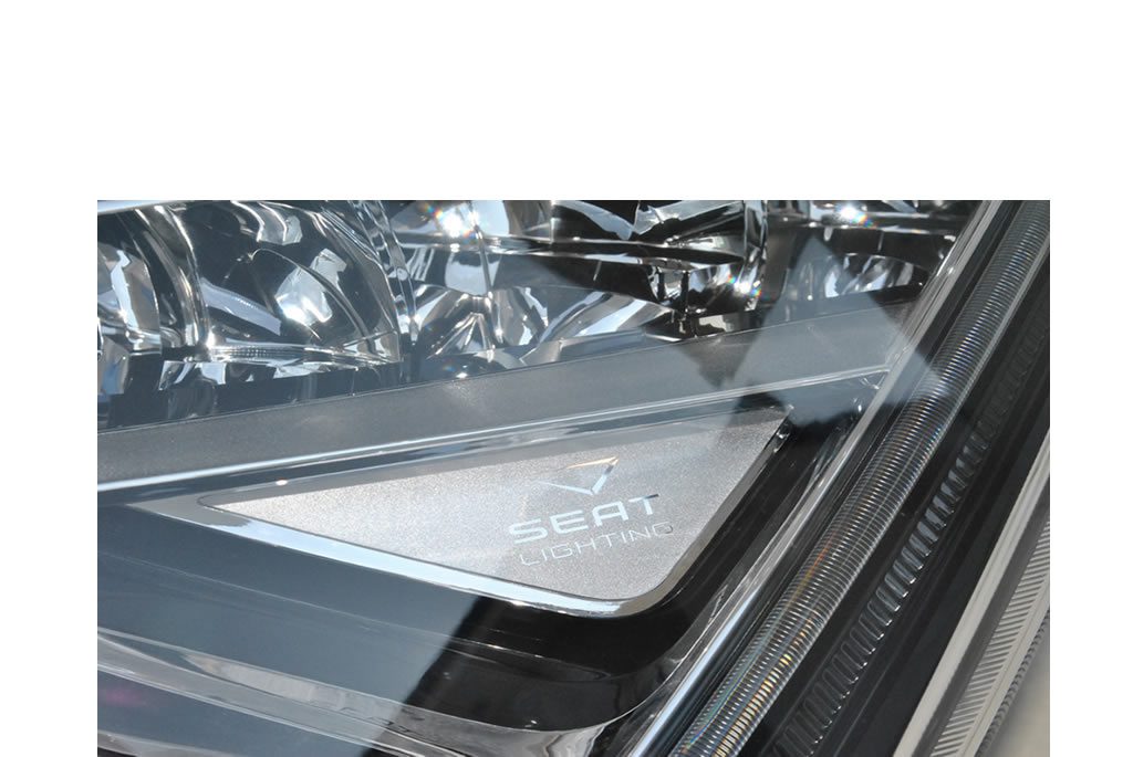 NOWY OE REFLEKTOR LED LAMPA SEAT ATECA 2016 - 576941007D