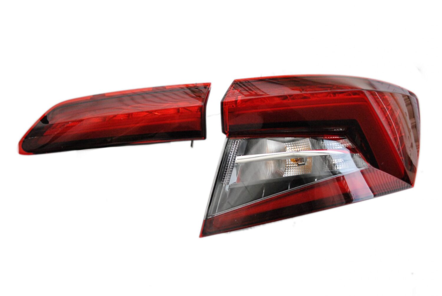 4X NOWE ORYGINALNE LAMPY TYLNE SKODA KAROQ 57A945308 57A945307 57A945207 57A945208