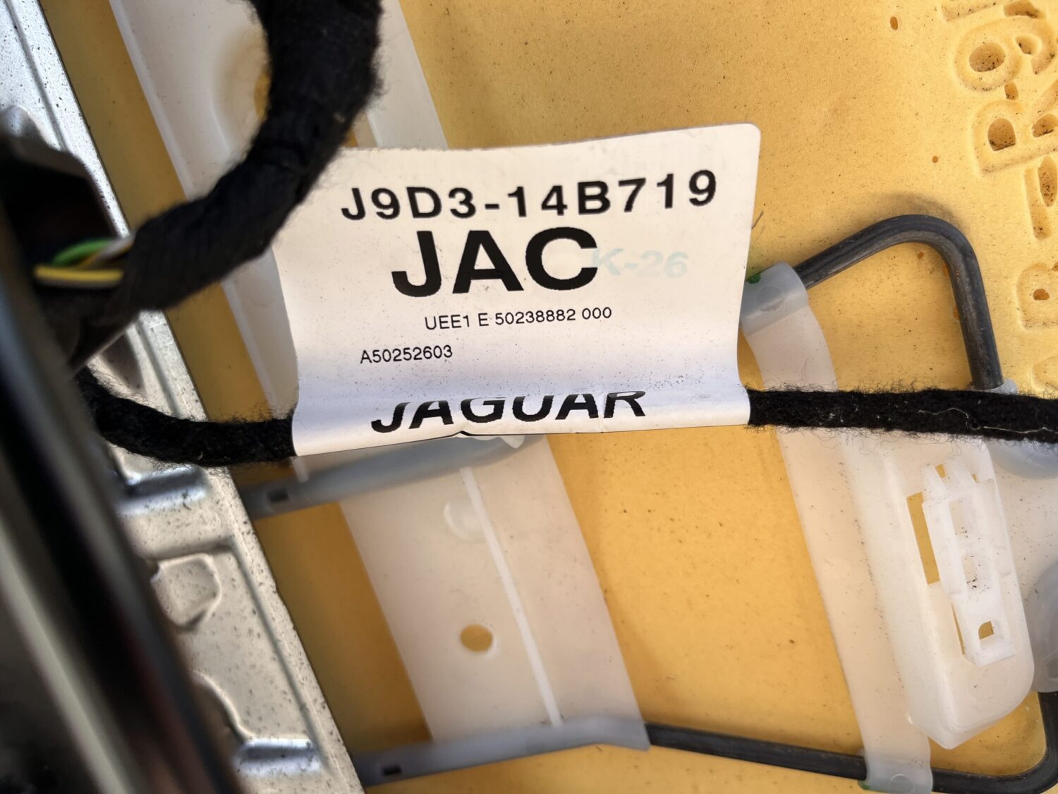 2X NUOVI SEDILI ANTERIORI VENTILATI IN PELLE NERA JAGUAR I-PACE X590 J9D3-14B719