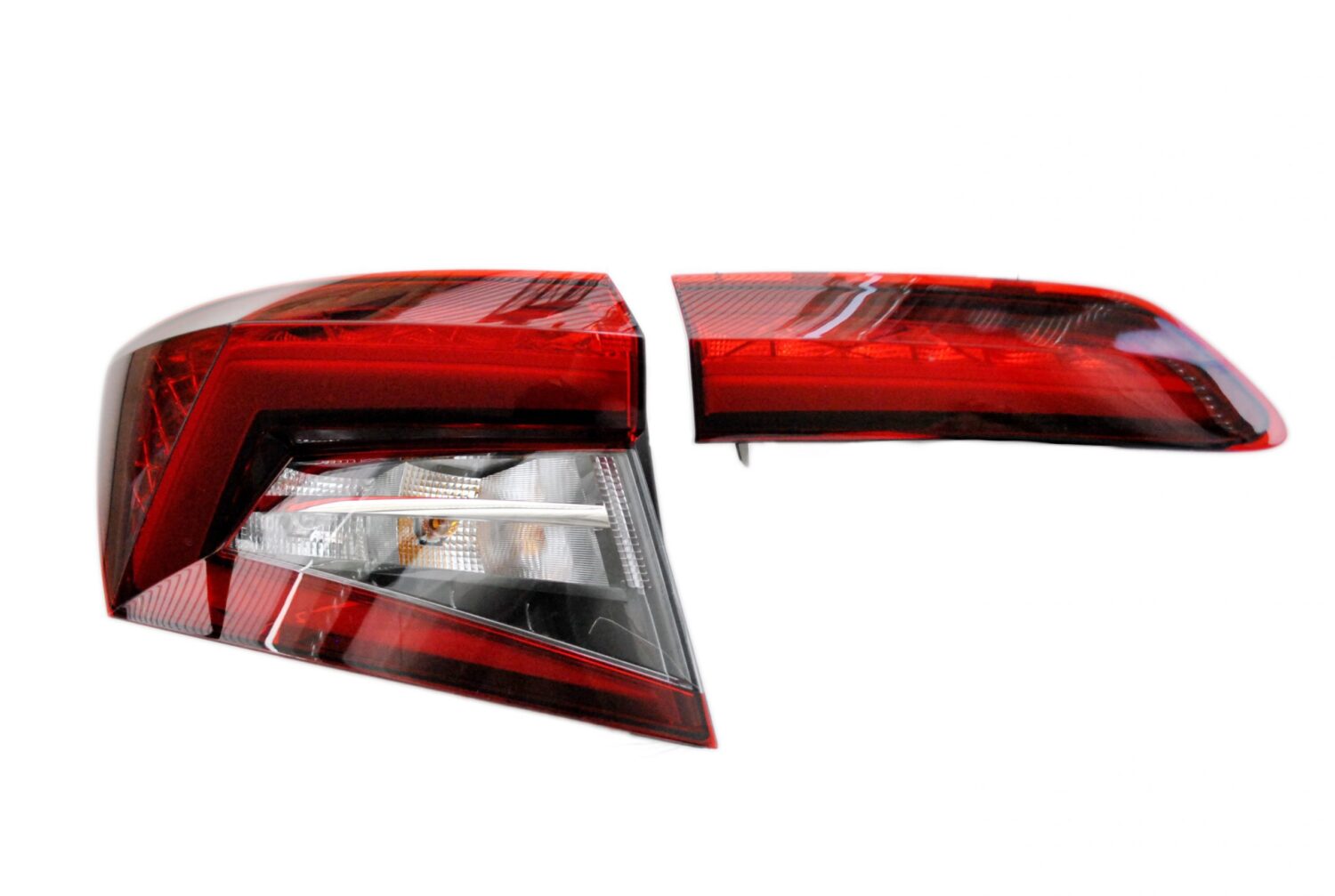 4X NOWE ORYGINALNE LAMPY TYLNE SKODA KAROQ 57A945308 57A945307 57A945207 57A945208