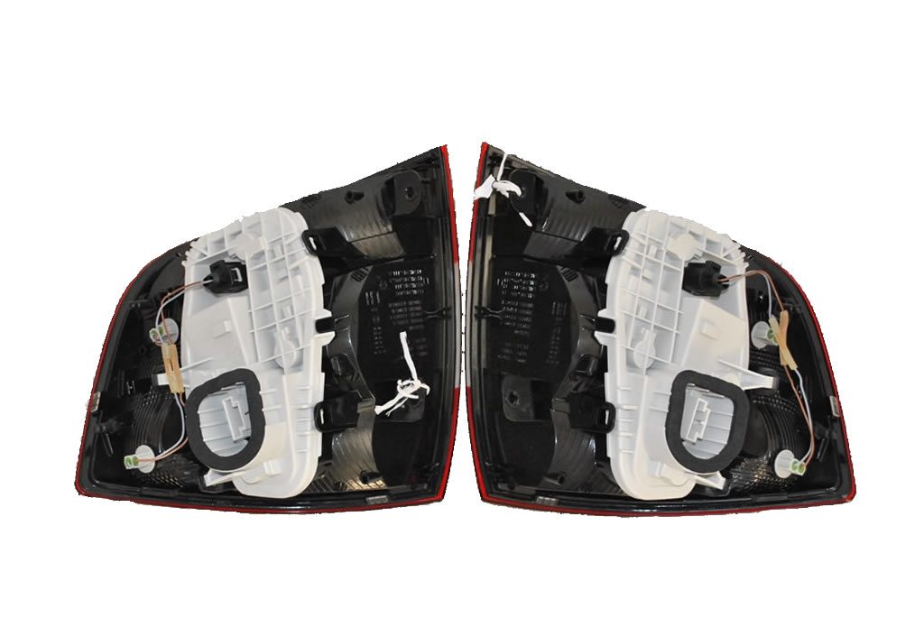 2x NOWE OEM LAMPY TYLNE SKODA RAPID SPACEBACK 2014 - 2019 5JH945096