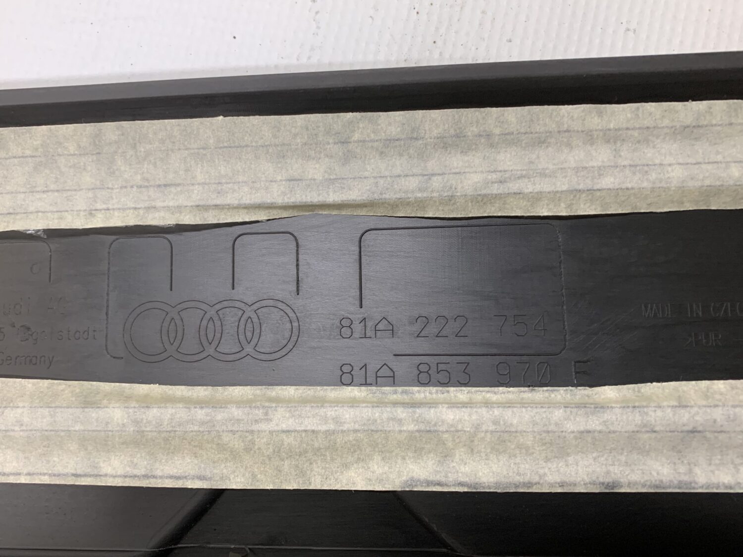 2X NOWE ORYGINALNE LISTWY LISTWA DRZWI TYLNE AUDI Q2 81A853970F 81A853969F