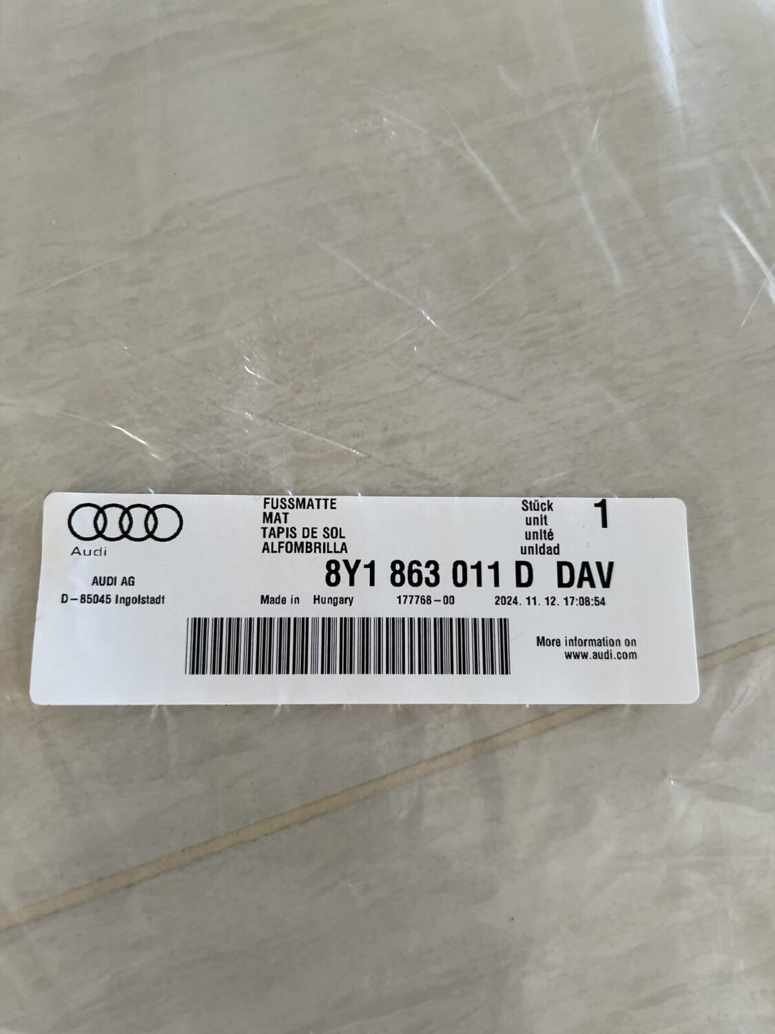 4X NOWE ORYGINALNE DYWANIKI RS AUDI A3 Sportback 8Y 8V RS3 2013 - 8Y1863011D
