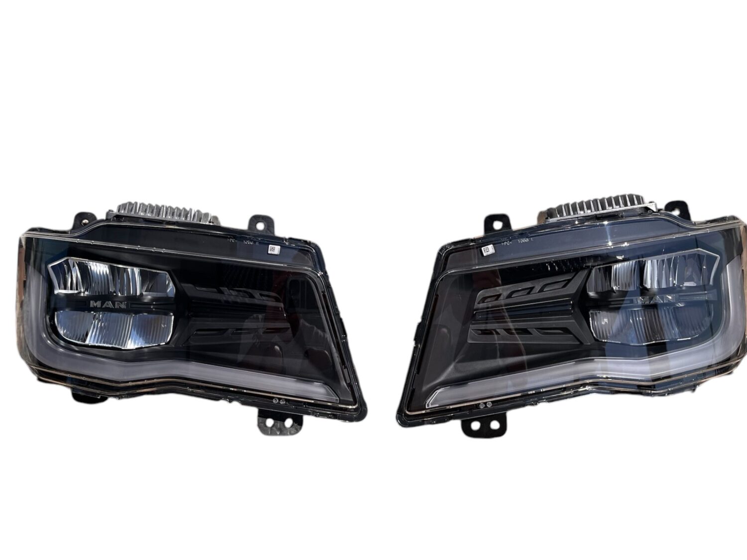 2x Reflektor MAN TG3, TGS, TGL, TGX II 81.25101-6821