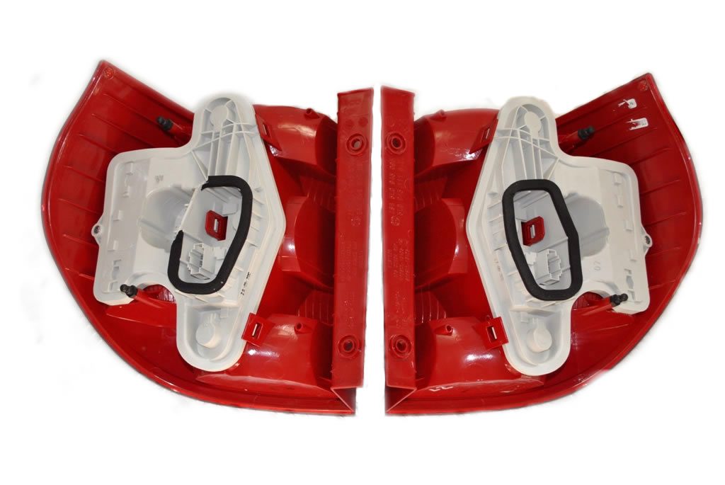 2X NOWA OE TYLNA LAMPA LAMPY KOMPLET SKODA YETI 5L0945096 5L0945095